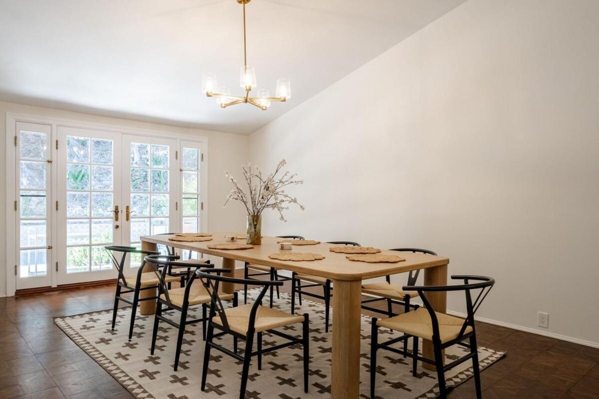 6 Minutes To Universal With Game Room, Heated Pool & * Los Angeles