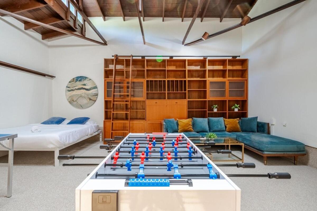 6 Minutes To Universal With Game Room, Heated Pool &